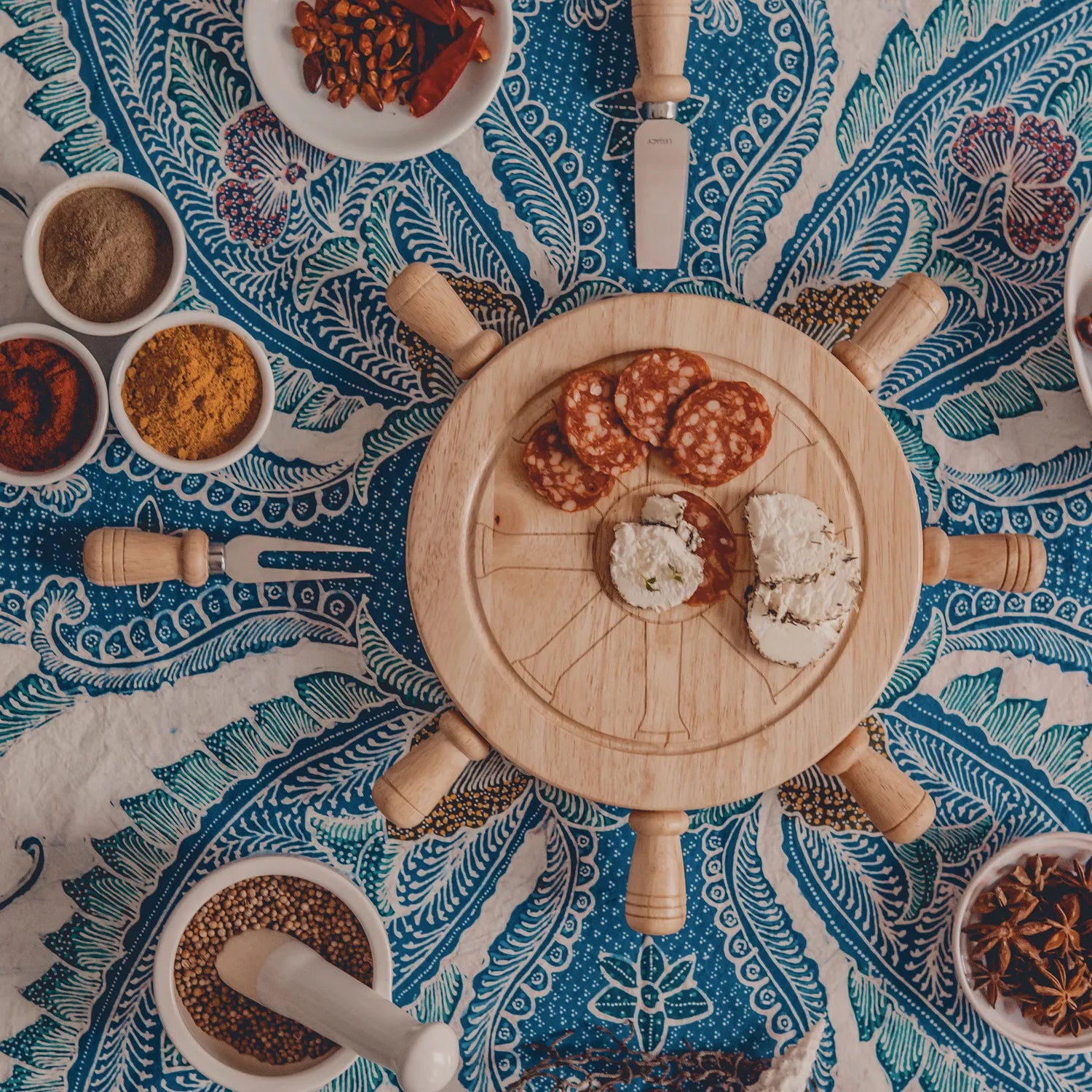 Picnic Time Lazy Susan Mariner Wheel