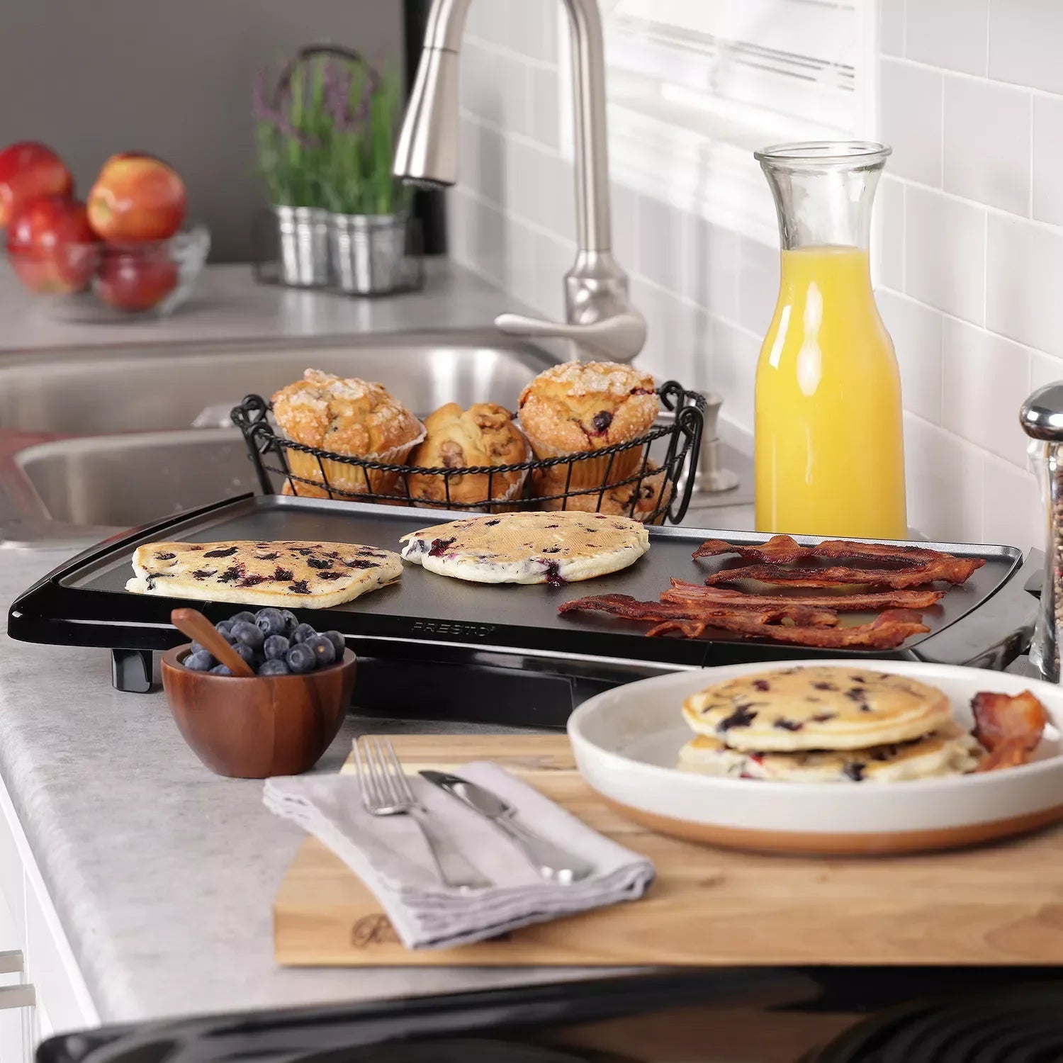 Presto 20" x 10.5" Cool-Touch Electric Griddle