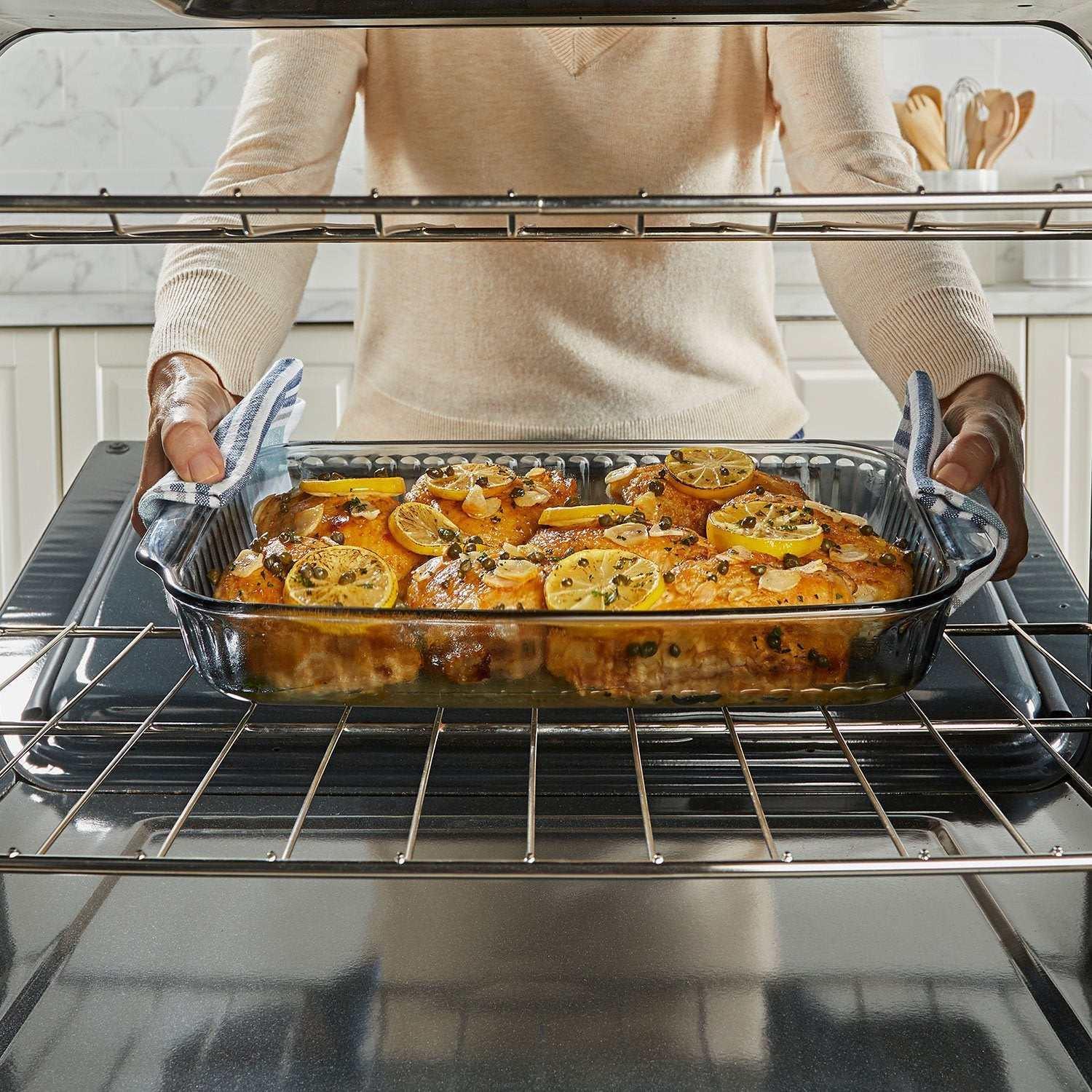 Pyrex Sculpted Tinted 4-Piece Glass Baking Dish Set with Airtight Lids - USA MEGA SHOP