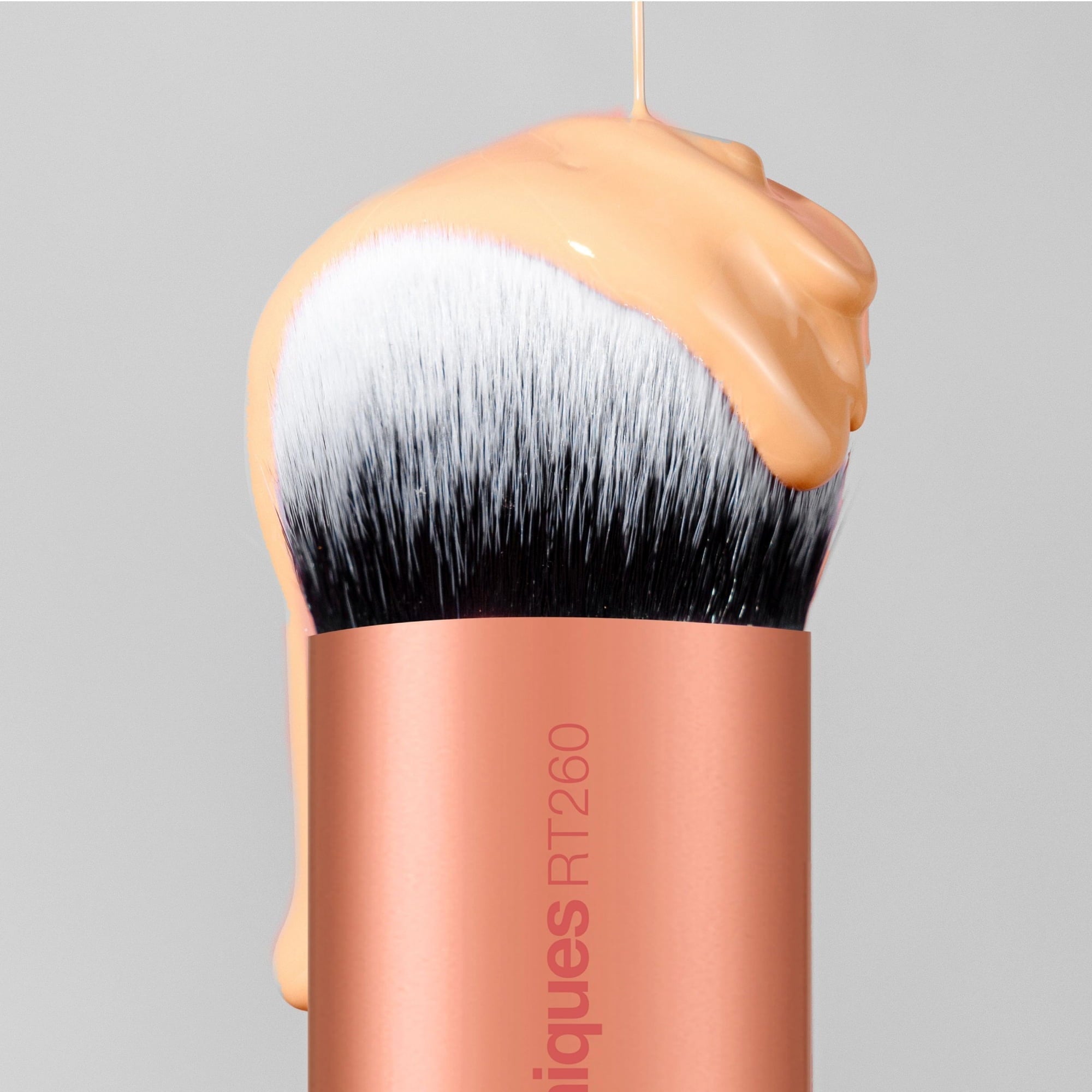 Real Techniques Bubble Blending Makeup Brush for Liquid and Cream Application