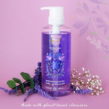 Safeguard hydrating hand wash bottle with pump, notes of lavender, purple liquid