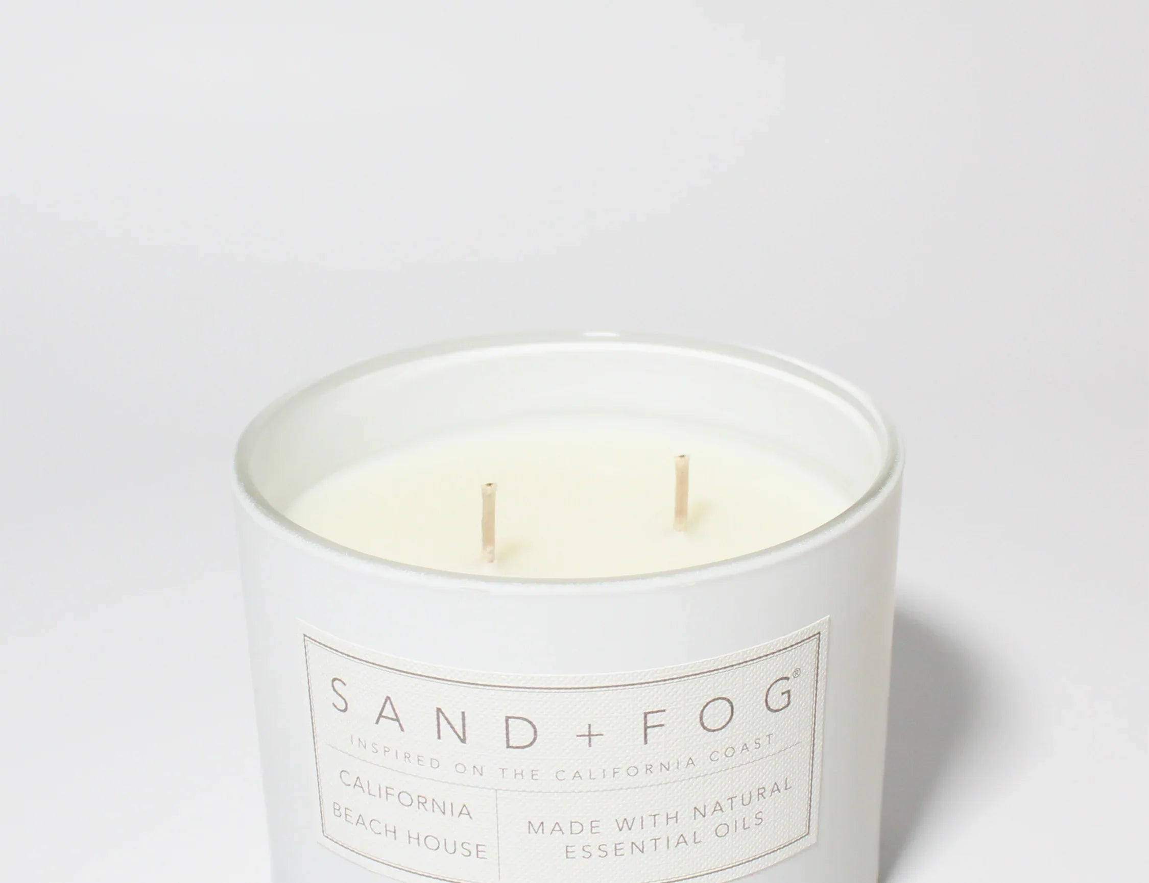 Sand + Fog 34oz Cocktail Candle with Rubber Wood Lid