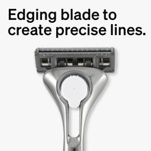 Razor cartridge showing edging blade alignment comb