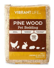 Pine wood pet bedding package with front label and 141 L size