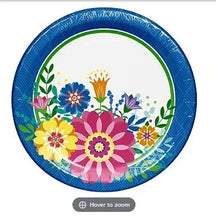 Round paper plate with blue scalloped edge and central floral bouquet
