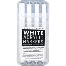White acrylic marker set in clear plastic case