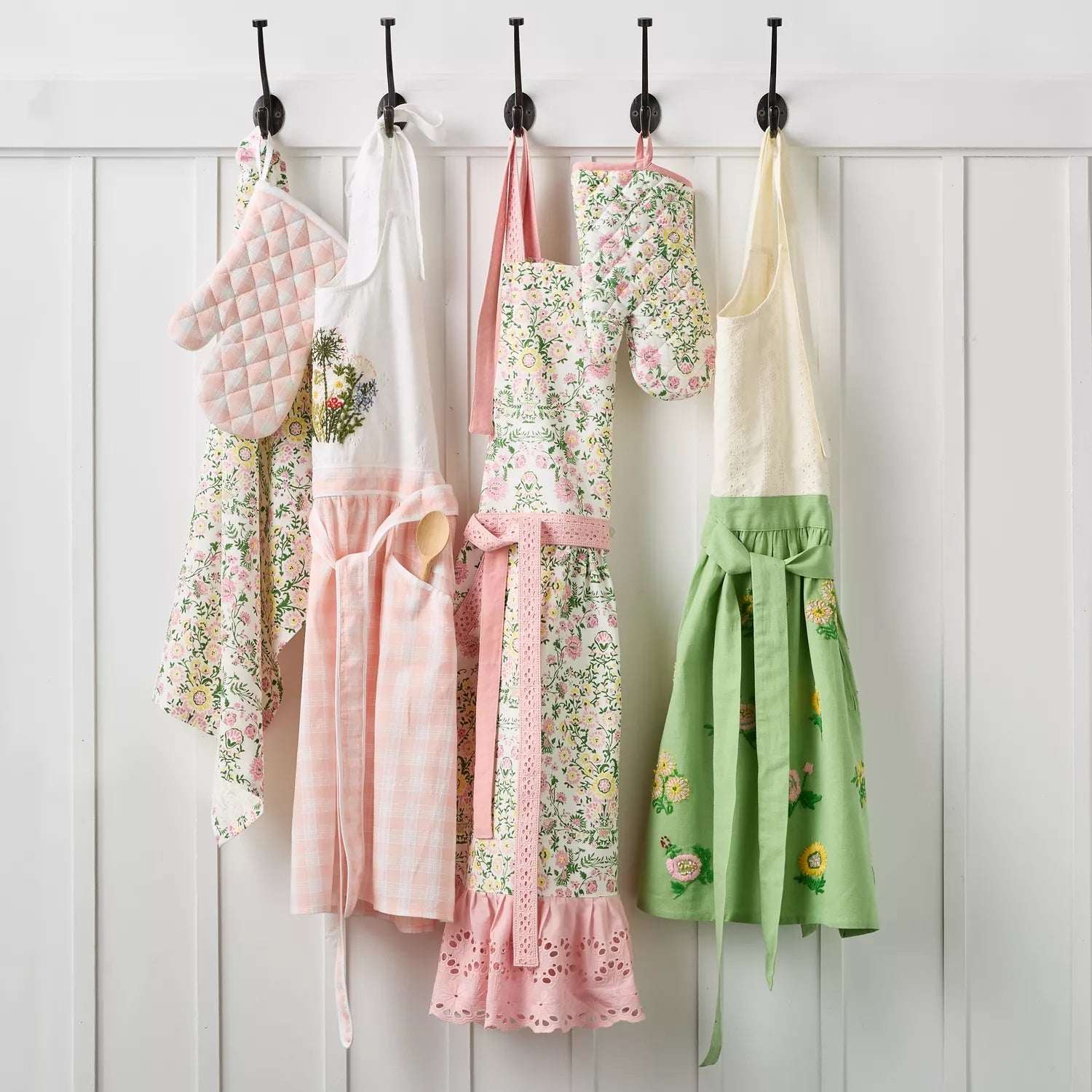 Sur La Table Floral Embroidered Apron