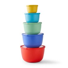 Bright mixing bowl set with stackable bowls and matching lids