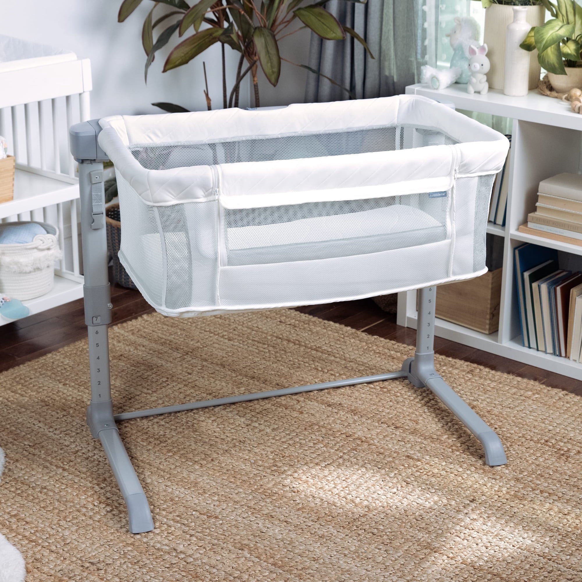 SwaddleMe by Ingenuity DreamSecure 2-in-1 Co-Sleeping Bassinet with AirLoom+ technology, Unisex - Cream
