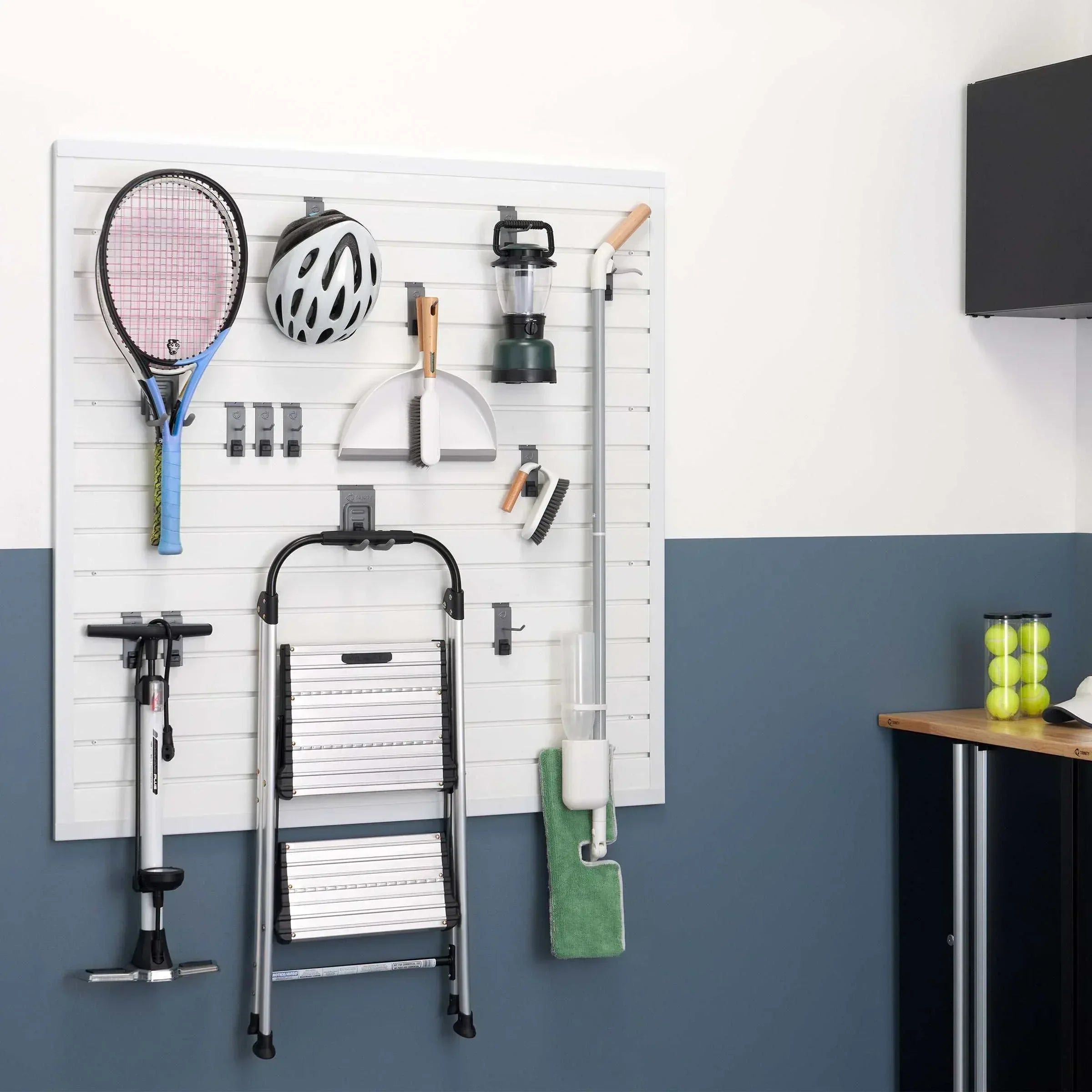 TRINITY 16 Sq Ft Modular Slatwall 13-piece Accessory Set - USA MEGA SHOP