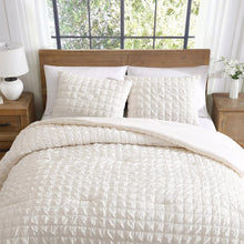Cotton comforter set in white with quilted comforter and two matching pillow shams