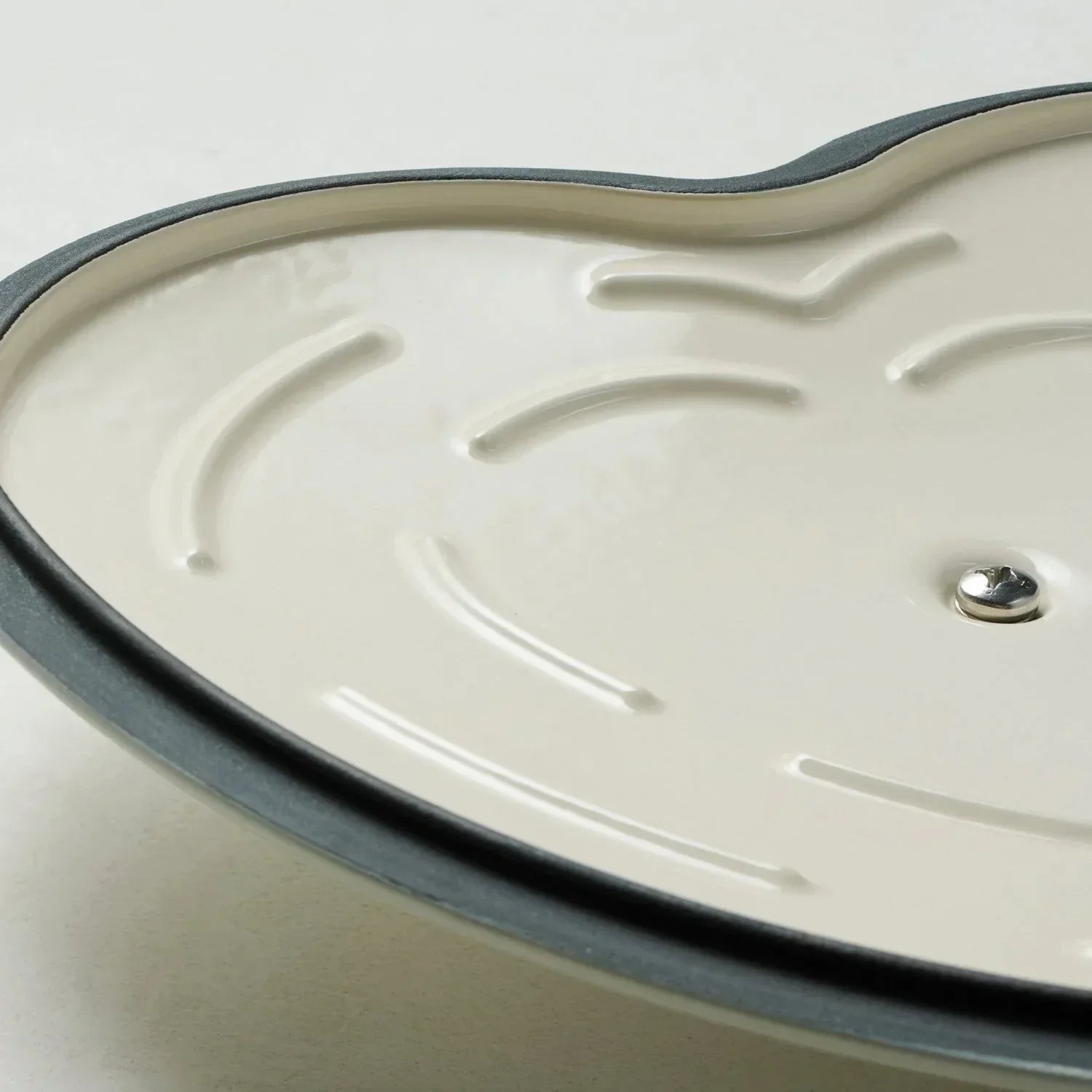 Tramontina 3-Quart Heart Shape Enameled Cast Iron Dutch Oven (Shallow, Oven Safe)