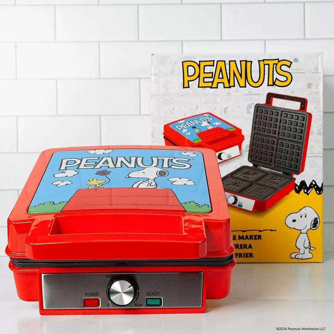 Uncanny Brands Peanuts Deluxe Waffler