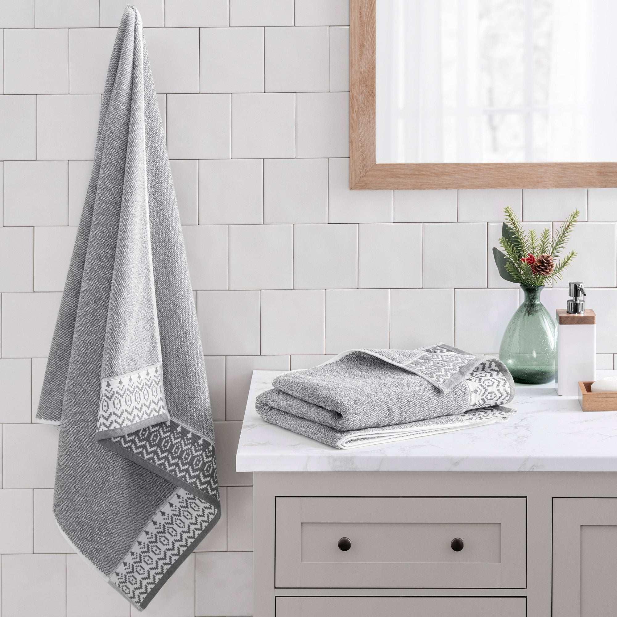 WelHome Holiday Bath Towels, 2-pack