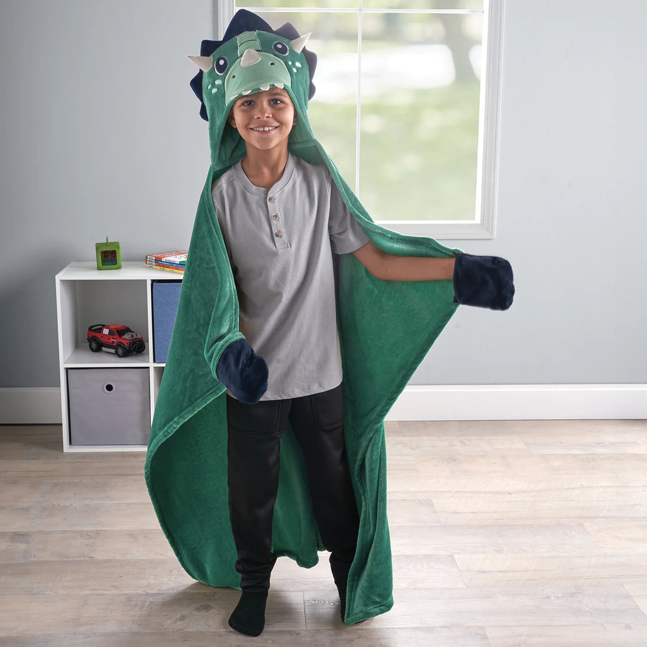 Your Zone Kids Black Gamer Glow in the Dark Hooded Throw, 40" x 50"