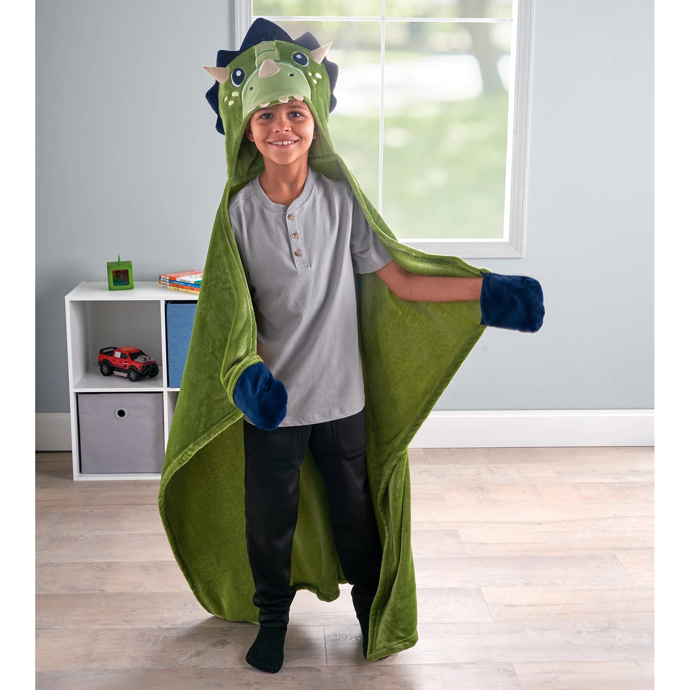 Your Zone Kids Black Gamer Glow in the Dark Hooded Throw, 40" x 50"