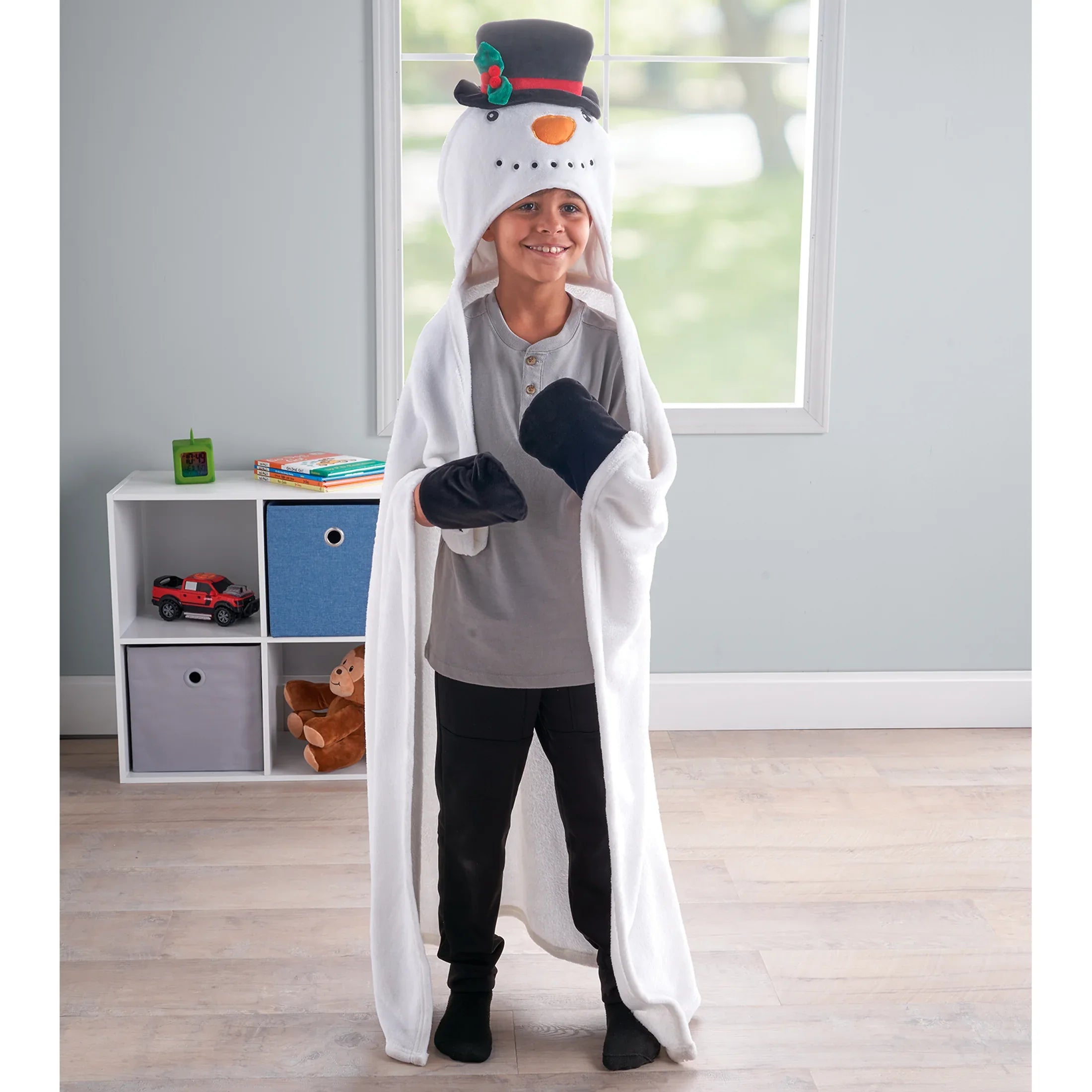 Your Zone Kids Black Gamer Glow in the Dark Hooded Throw, 40" x 50"
