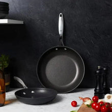Zwillings non-stick skillet set, black frying pan with stainless handle