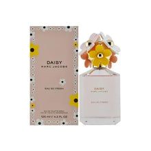 Marc Jacobs Daisy Eau so Fresh eau de toilette bottle with flower topper and box