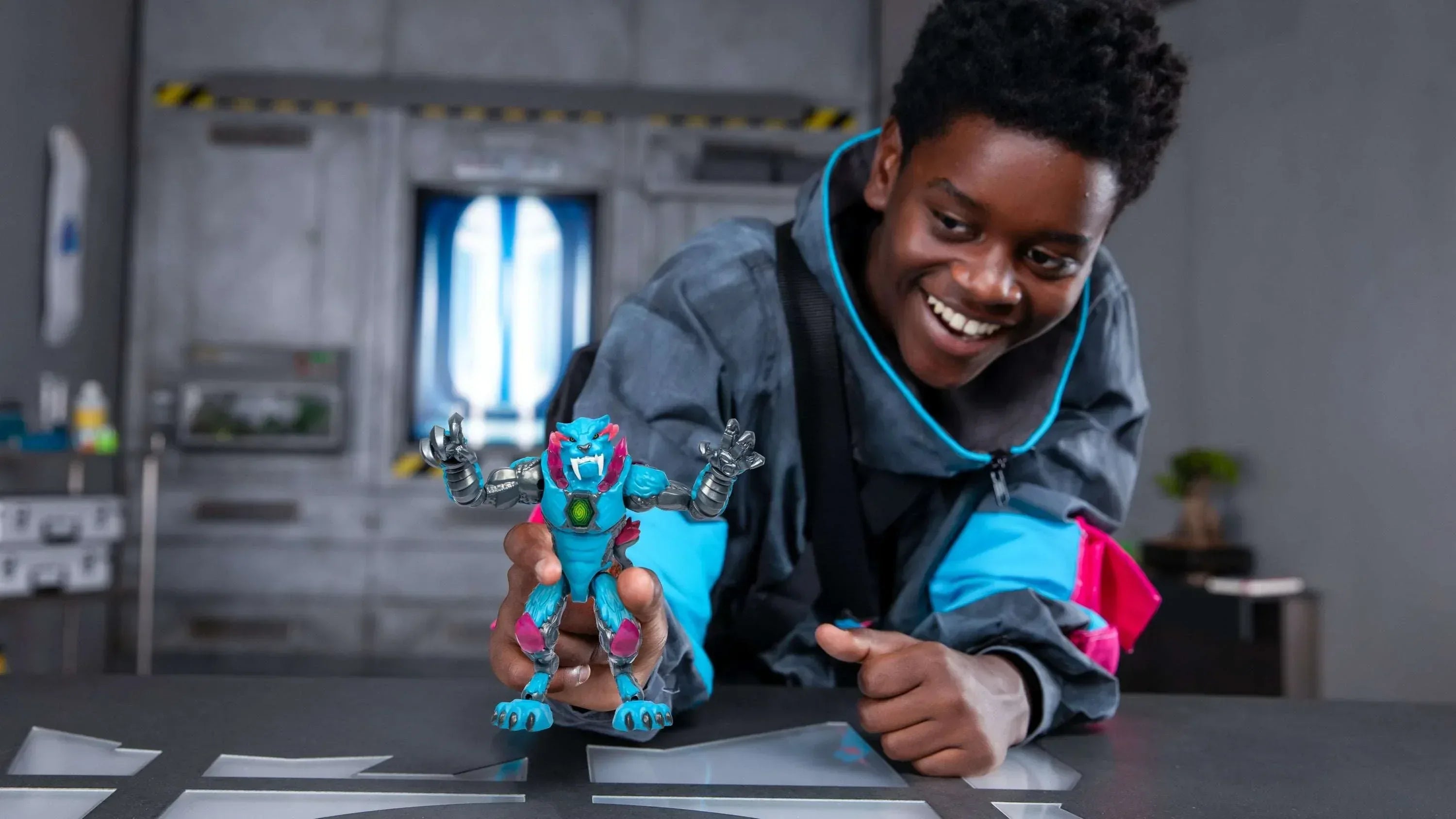 MrBeast Lab Mutators Iconic Panther Action Figure, Mutate the Ultimate Beast, Ages 5+ - USA MEGA SHOP