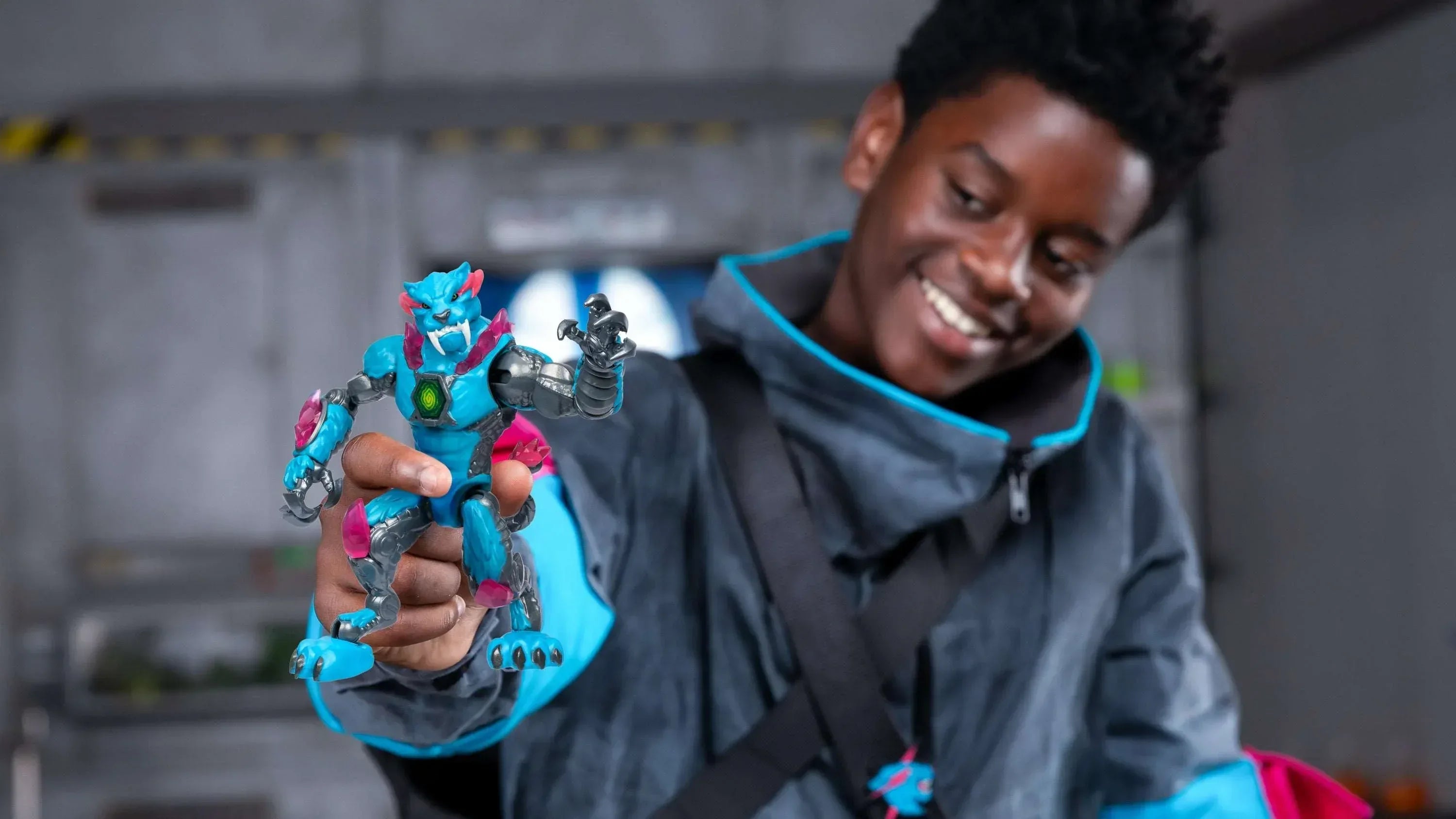 MrBeast Lab Mutators Iconic Panther Action Figure, Mutate the Ultimate Beast, Ages 5+ - USA MEGA SHOP