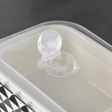 Rectangle ceramic baking dish lid with clear vent insert detail