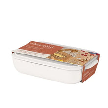 Stoneware baking dish set in retail box with plastic lid