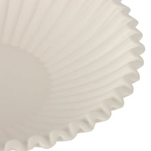 Off-white pleated ribbon bowl edge with ruffled scalloped border