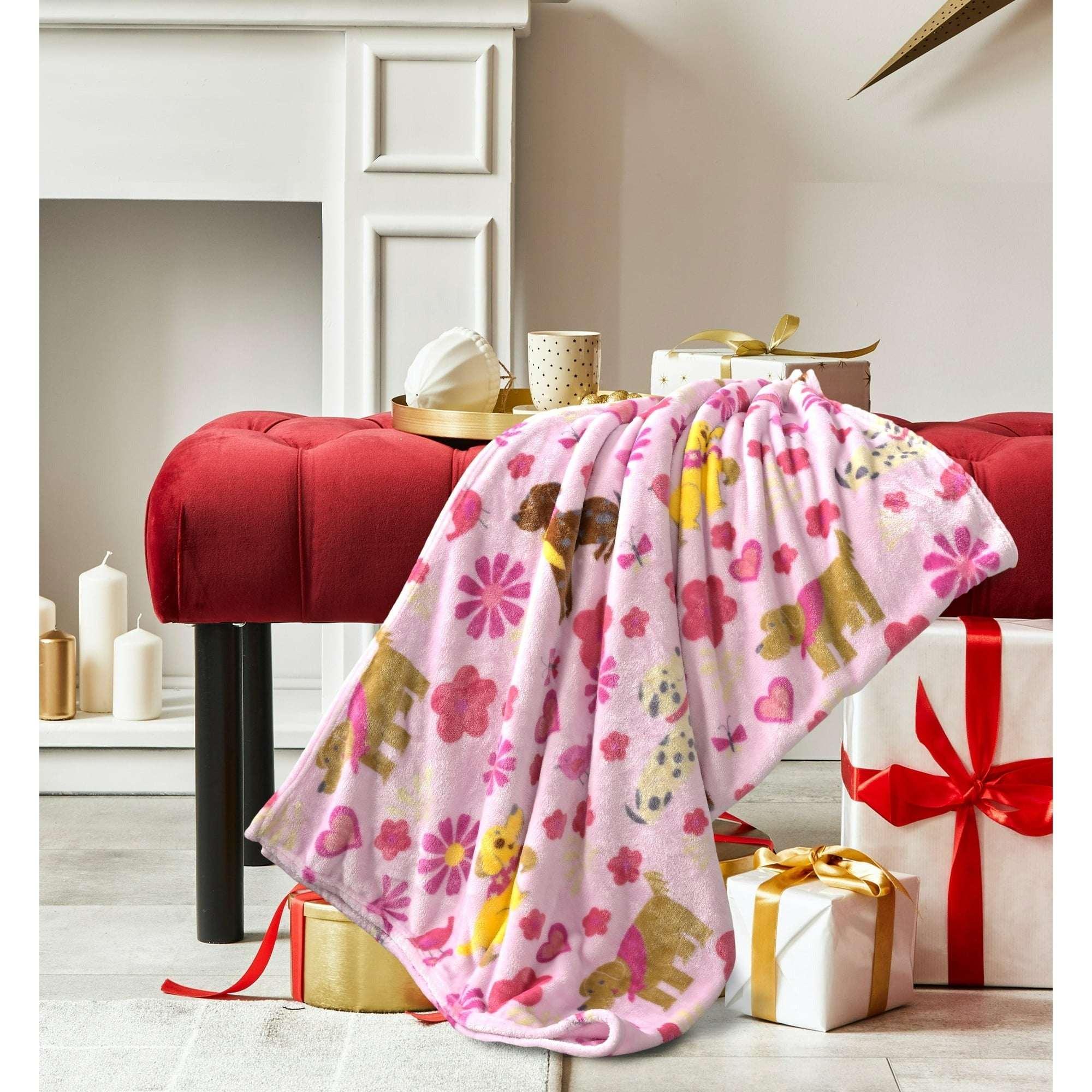 Way to Celebrate Super Soft Cozy Valentines Day Oversize Plush Throw Blankets