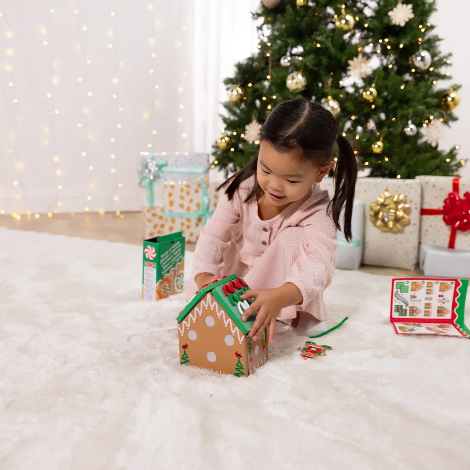 Melissa & Doug Wooden Gingerbread House Reusable, Mess-Free Play Set Activity for Boys and Girls - FSC Certified