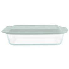 Rectangular glass baking dish with clear lid
