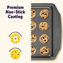 Rectangular nonstick baking tray, dark gray steel with raised rim