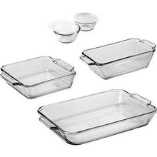 Clear glass bakeware set with large and small rectangular dishes plus mini bowls