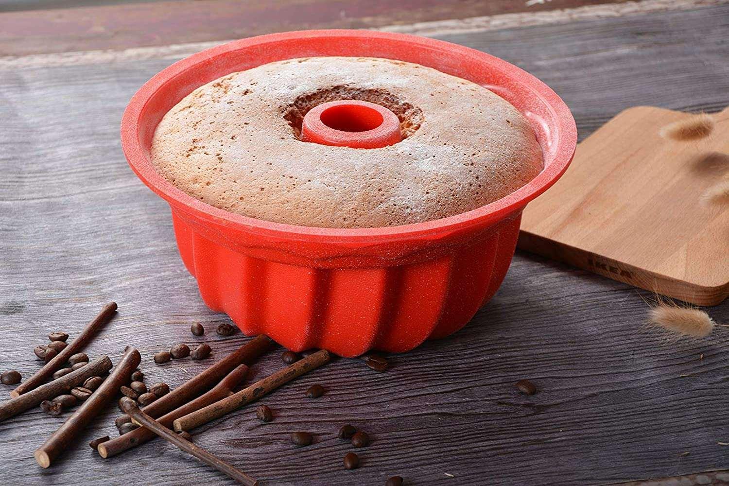 Silicone Baking Molds, European Grade Fluted Round Cake Pan, Non-Stick Cake Pan for Jello,Buntcake,Gelatin,Bread, 9.45 Inches Tube Bakeware Red