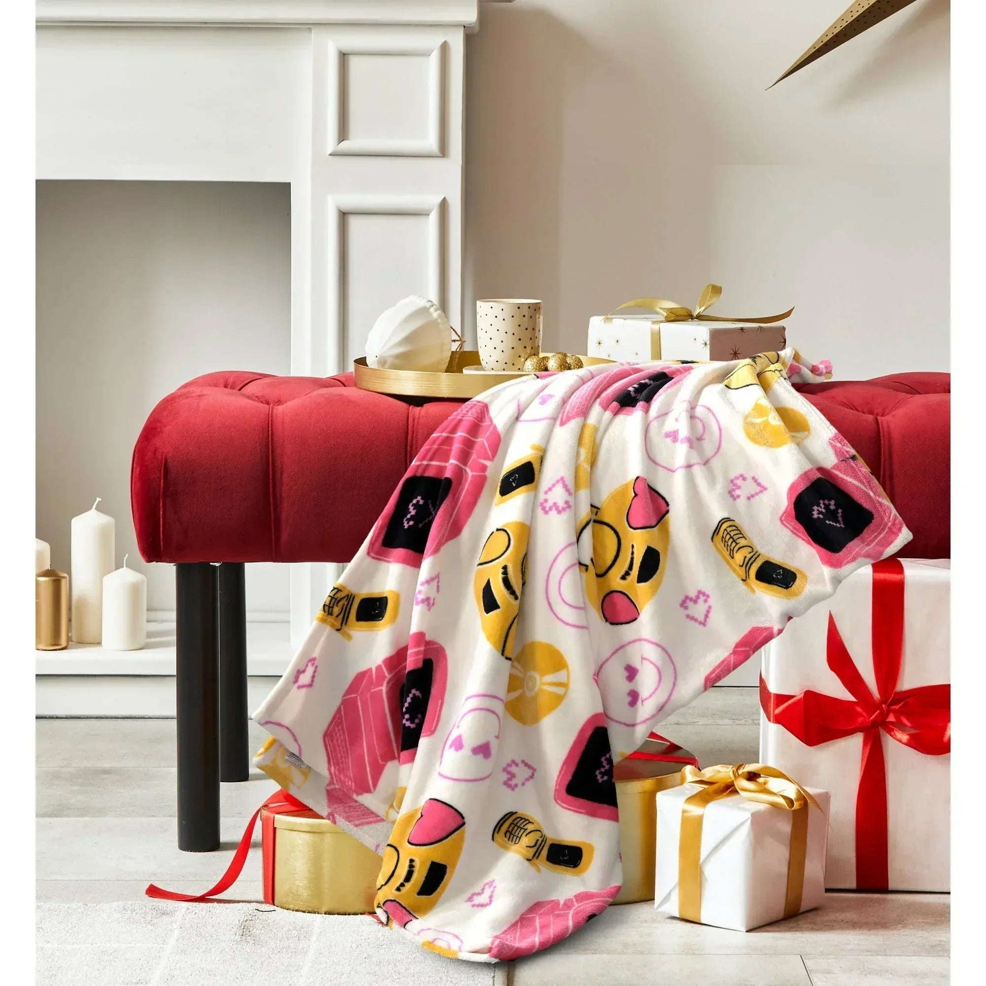 Way to Celebrate Super Soft Cozy Valentines Day Oversize Plush Throw Blankets