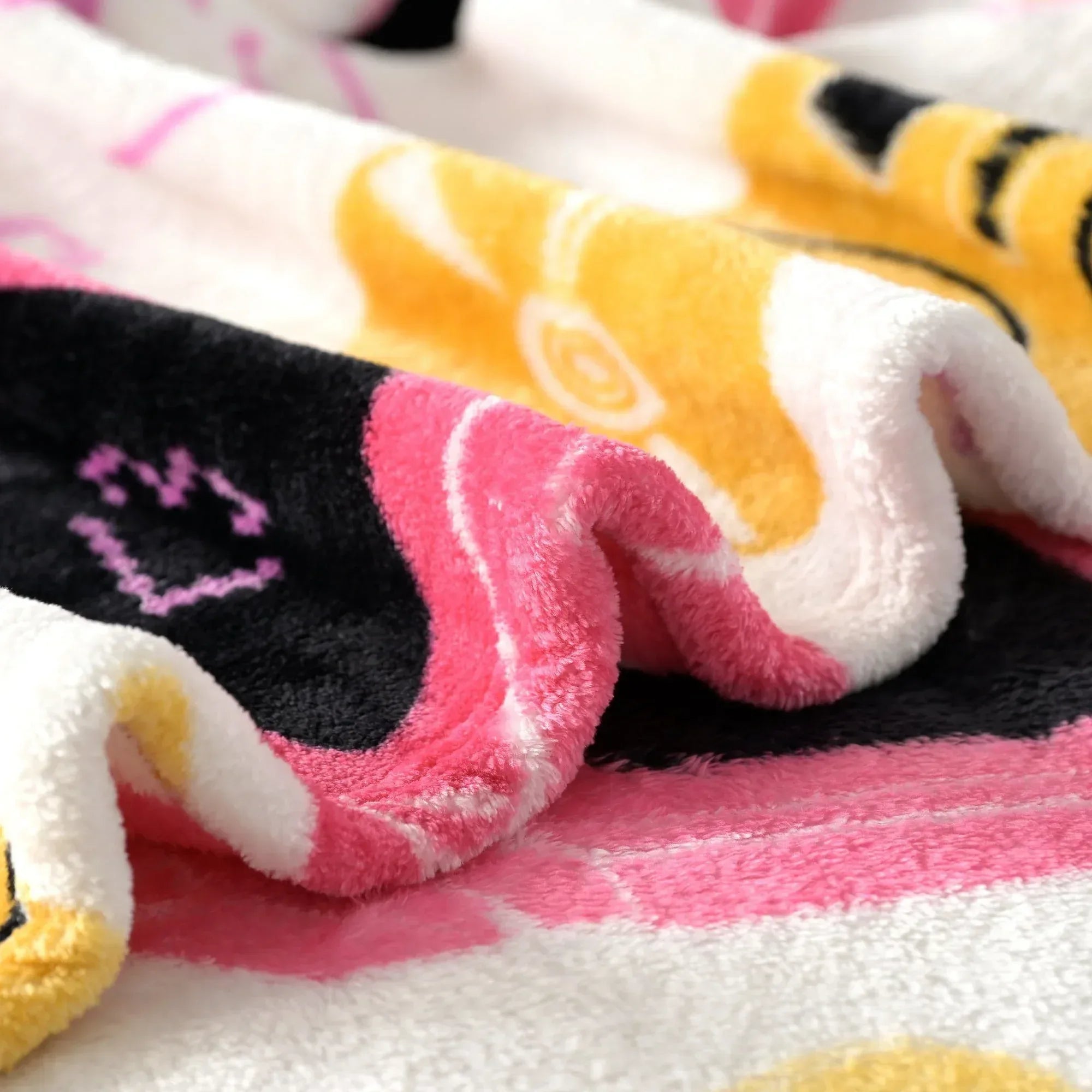 Way to Celebrate Super Soft Cozy Valentines Day Oversize Plush Throw Blankets
